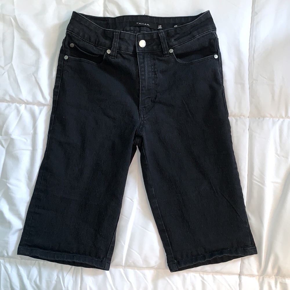 🛍️ Tahari “Mia” Mid-rise bermuda roll cuff jean shorts - size 6/28